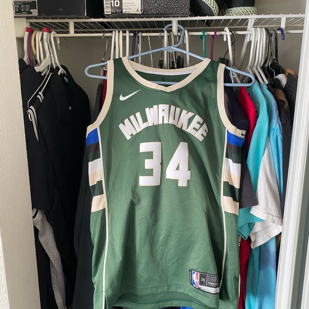 Milwaukee Bucks Giannis Jersey size S